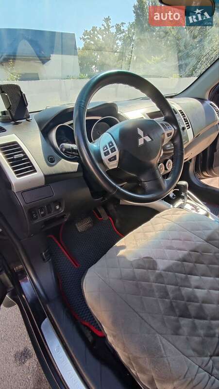 Внедорожник / Кроссовер Mitsubishi Outlander 2008 в Николаеве