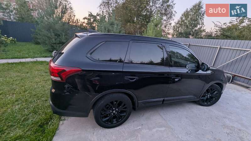 Внедорожник / Кроссовер Mitsubishi Outlander 2018 в Хмельницком