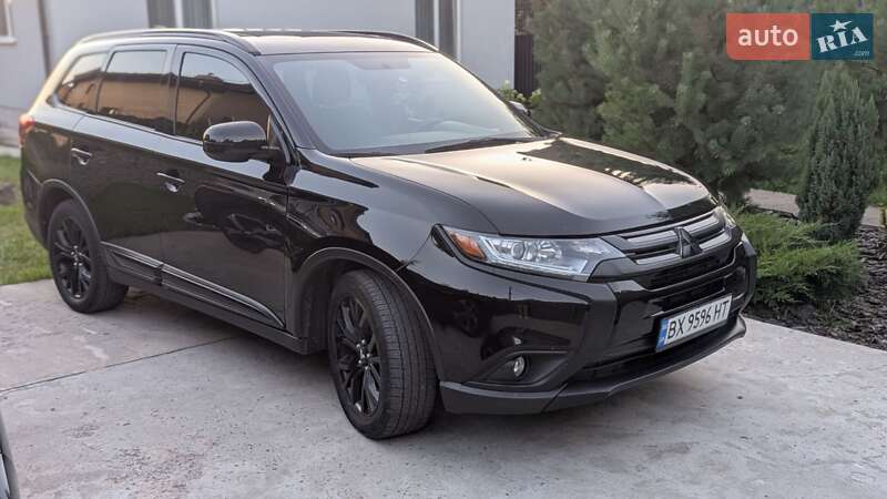 Внедорожник / Кроссовер Mitsubishi Outlander 2018 в Хмельницком