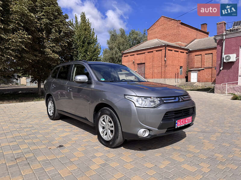 Внедорожник / Кроссовер Mitsubishi Outlander 2013 в Кодыме