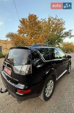 Внедорожник / Кроссовер Mitsubishi Outlander 2011 в 