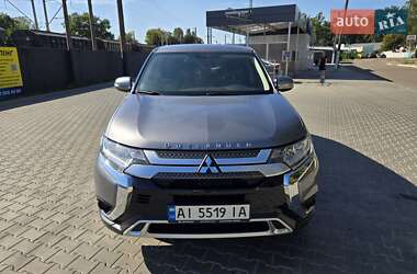 Внедорожник / Кроссовер Mitsubishi Outlander 2019 в 