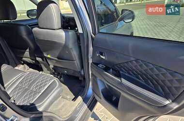 Внедорожник / Кроссовер Mitsubishi Outlander 2019 в 