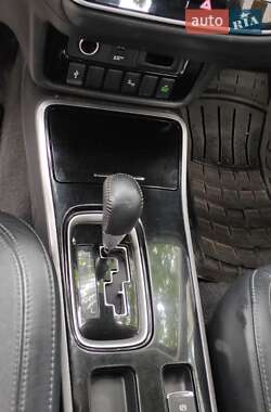 Внедорожник / Кроссовер Mitsubishi Outlander 2020 в 