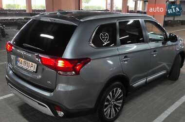 Внедорожник / Кроссовер Mitsubishi Outlander 2020 в 