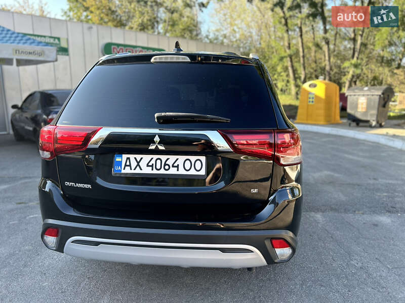 Позашляховик / Кросовер Mitsubishi Outlander 2019 в Харкові