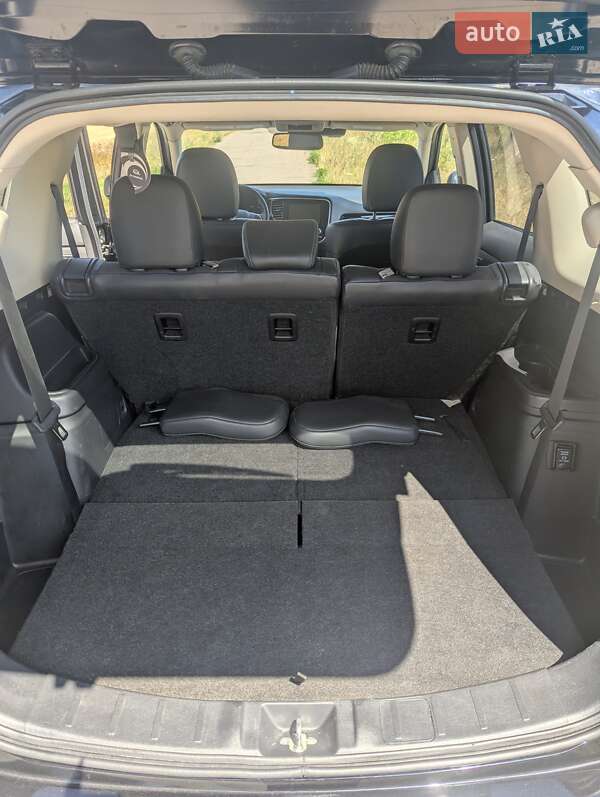 Внедорожник / Кроссовер Mitsubishi Outlander 2019 в Александрие