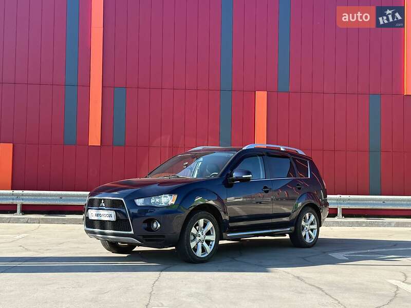 Внедорожник / Кроссовер Mitsubishi Outlander 2010 в Киеве