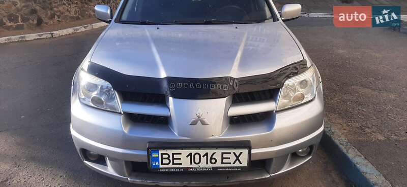 Внедорожник / Кроссовер Mitsubishi Outlander 2007 в 