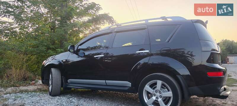 Внедорожник / Кроссовер Mitsubishi Outlander 2009 в Кривом Роге фото 2 Внедорожник / Кроссовер Mitsubishi Outlander 2009 в Кривом Роге
