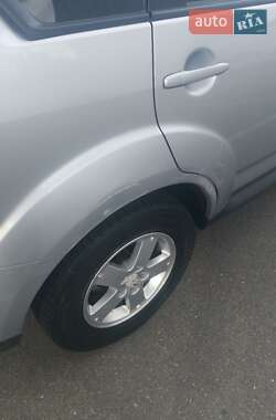 Внедорожник / Кроссовер Mitsubishi Outlander 2012 в 