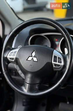 Внедорожник / Кроссовер Mitsubishi Outlander 2008 в 