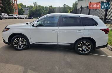 Позашляховик / Кросовер Mitsubishi Outlander 2015 в Сумах