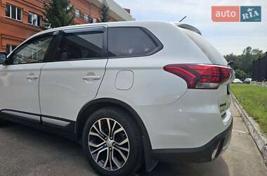 Позашляховик / Кросовер Mitsubishi Outlander 2015 в Сумах