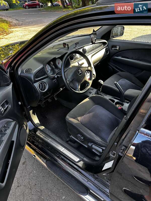 Позашляховик / Кросовер Mitsubishi Outlander 2003 в Хмельницькому