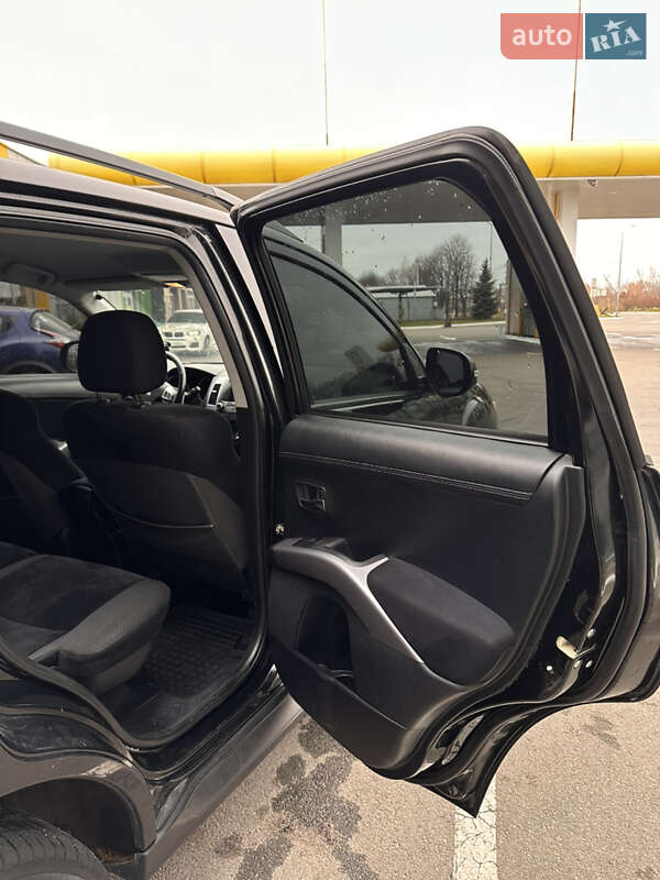 Позашляховик / Кросовер Mitsubishi Outlander 2012 в Василькові