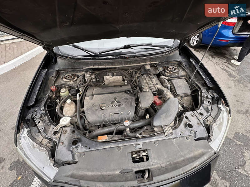 Позашляховик / Кросовер Mitsubishi Outlander 2012 в Василькові