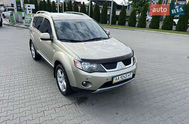Внедорожник / Кроссовер Mitsubishi Outlander 2008 в 