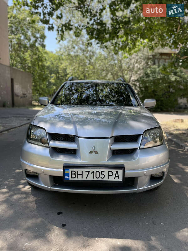 Внедорожник / Кроссовер Mitsubishi Outlander 2003 в Одессе