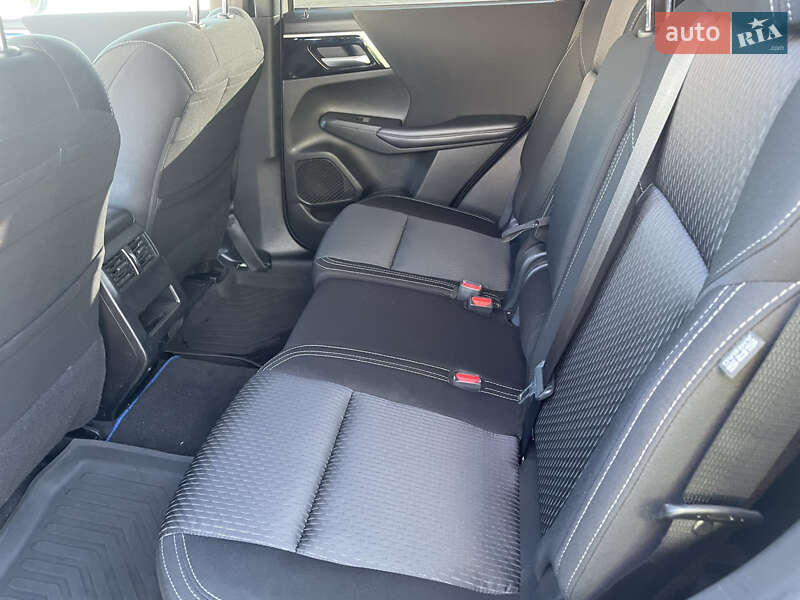 Внедорожник / Кроссовер Mitsubishi Outlander 2023 в Киеве