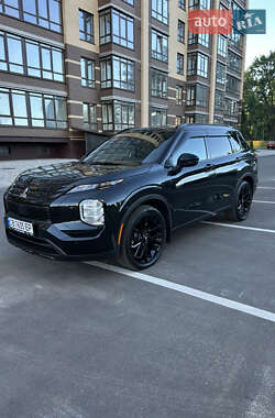 Внедорожник / Кроссовер Mitsubishi Outlander 2024 в Чернигове