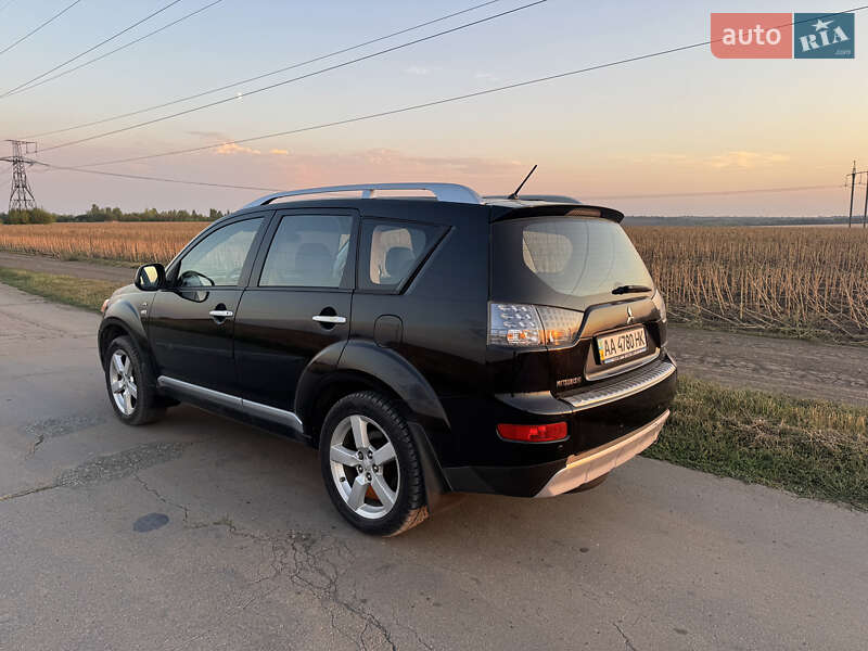 Внедорожник / Кроссовер Mitsubishi Outlander 2008 в Каменском фото 2 Внедорожник / Кроссовер Mitsubishi Outlander 2008 в Каменском