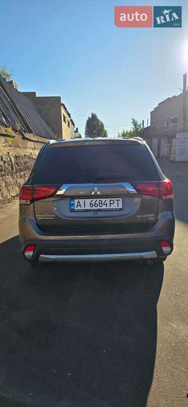 Внедорожник / Кроссовер Mitsubishi Outlander 2017 в Белой Церкви