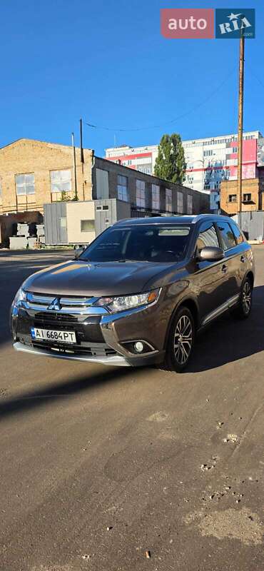 Внедорожник / Кроссовер Mitsubishi Outlander 2017 в Белой Церкви