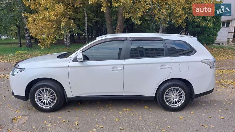 Внедорожник / Кроссовер Mitsubishi Outlander 2013 в Киеве фото 2 Внедорожник / Кроссовер Mitsubishi Outlander 2013 в Киеве