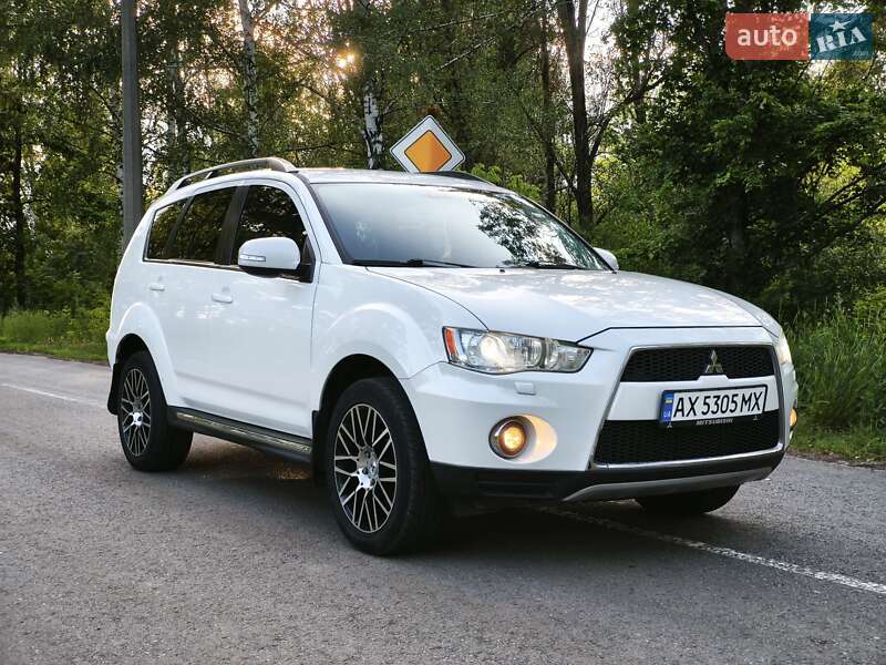 Mitsubishi Outlander 2011