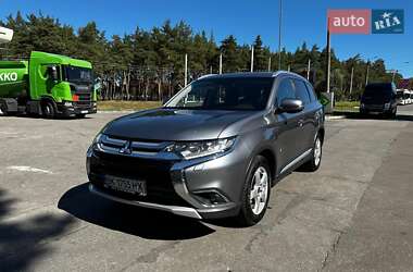 Позашляховик / Кросовер Mitsubishi Outlander 2017 в Кропивницькому