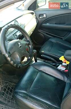 Внедорожник / Кроссовер Mitsubishi Outlander 2005 в 