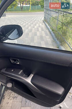 Внедорожник / Кроссовер Mitsubishi Outlander 2011 в 
