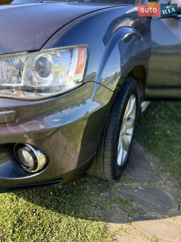 Позашляховик / Кросовер Mitsubishi Outlander 2011 в Стрию