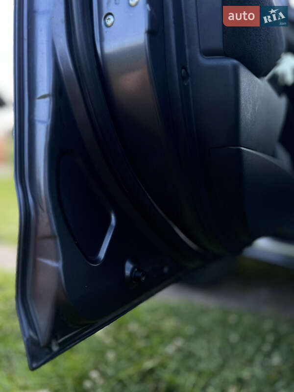 Позашляховик / Кросовер Mitsubishi Outlander 2011 в Стрию