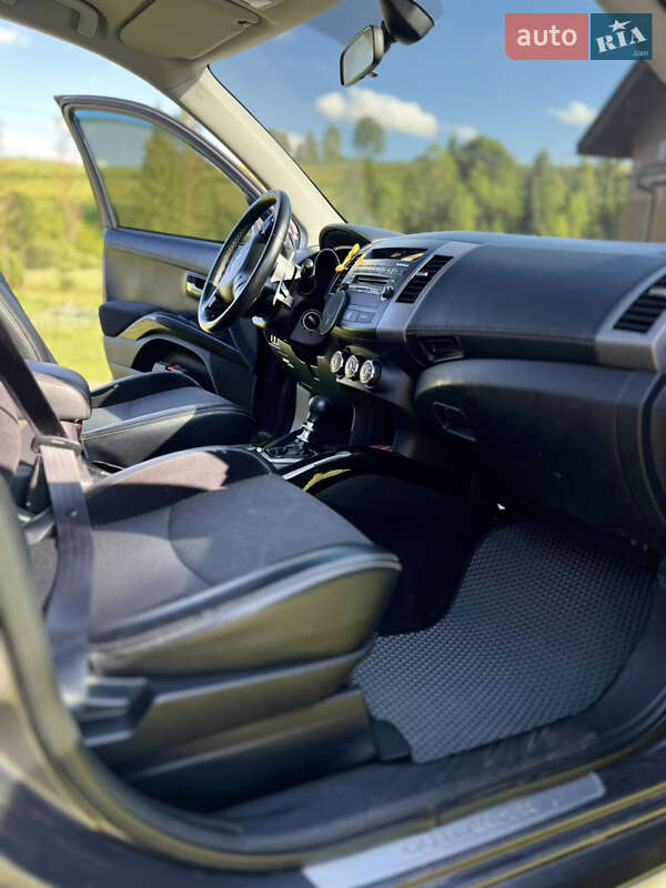 Позашляховик / Кросовер Mitsubishi Outlander 2011 в Стрию