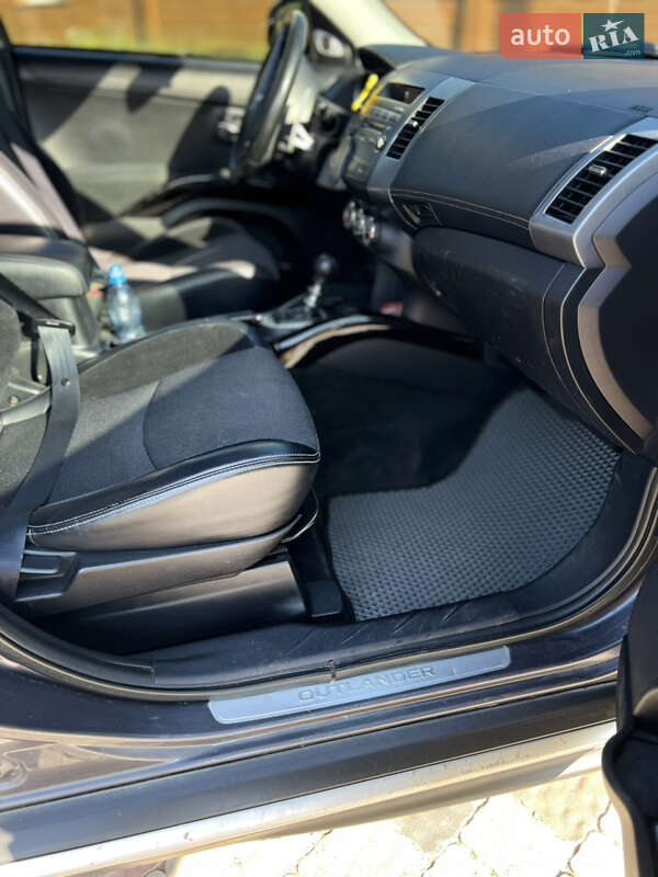 Позашляховик / Кросовер Mitsubishi Outlander 2011 в Стрию