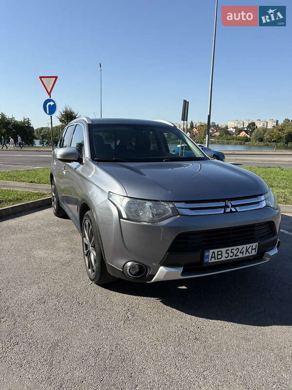 Внедорожник / Кроссовер Mitsubishi Outlander 2015 в Виннице