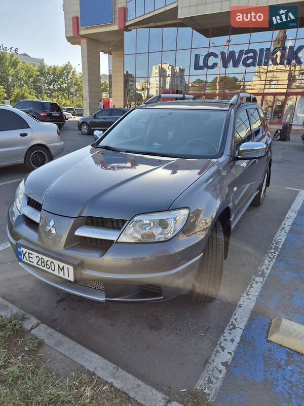 Внедорожник / Кроссовер Mitsubishi Outlander 2006 в Николаеве