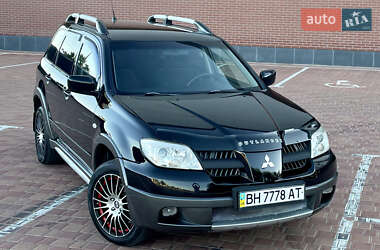 Внедорожник / Кроссовер Mitsubishi Outlander 2005 в 