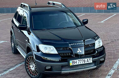 Внедорожник / Кроссовер Mitsubishi Outlander 2005 в 