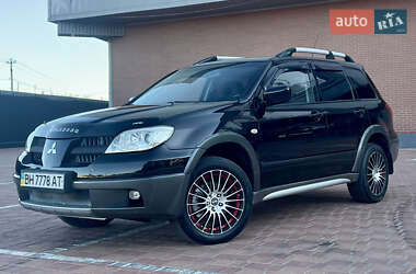 Внедорожник / Кроссовер Mitsubishi Outlander 2005 в 