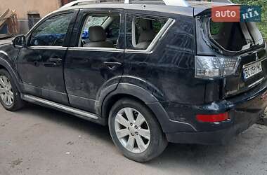 Внедорожник / Кроссовер Mitsubishi Outlander 2010 в 