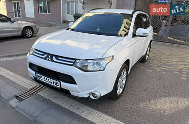 Внедорожник / Кроссовер Mitsubishi Outlander 2013 в Николаеве