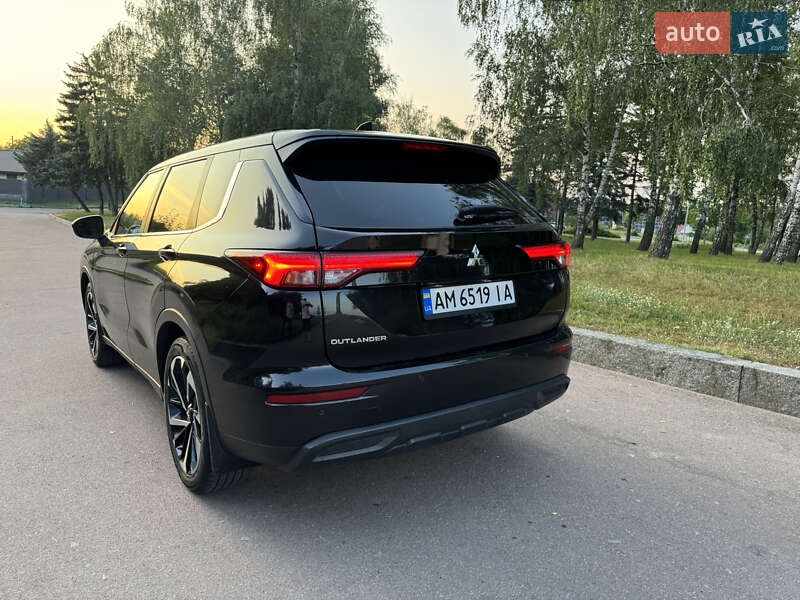 Позашляховик / Кросовер Mitsubishi Outlander 2022 в Житомирі фото 2 Позашляховик / Кросовер Mitsubishi Outlander 2022 в Житомирі