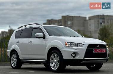 Внедорожник / Кроссовер Mitsubishi Outlander 2011 в 