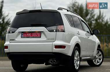 Внедорожник / Кроссовер Mitsubishi Outlander 2011 в 