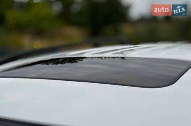 Внедорожник / Кроссовер Mitsubishi Outlander 2011 в 