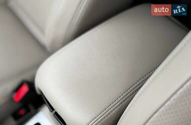 Внедорожник / Кроссовер Mitsubishi Outlander 2011 в 
