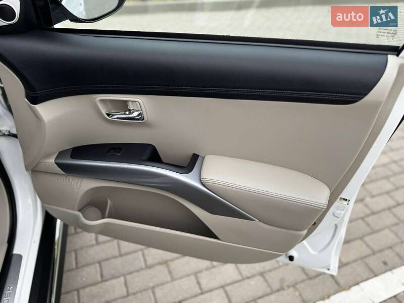 Внедорожник / Кроссовер Mitsubishi Outlander 2011 в Дрогобыче